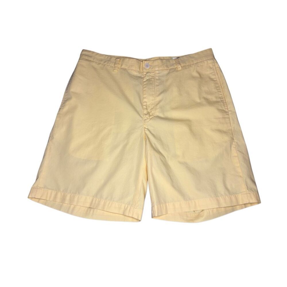 Vineyard Vines sun yellow Club Shorts - 36
